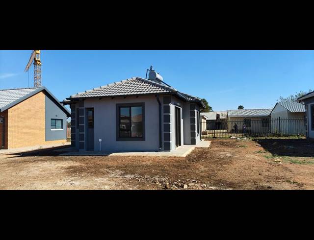 3 BEDROOM HOUSE FOR SALE IN SALFIN
